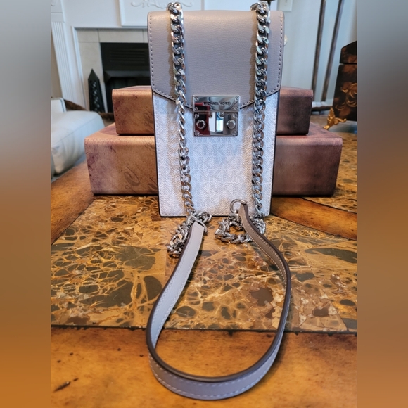 🧡🧡Please like an share. BAG Show 7:00 pm This evening 🧡🧡 Join us - Picture 9 of 15